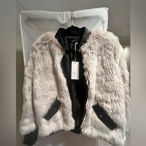 Brand new faux fur jacket from Vici. Size small.